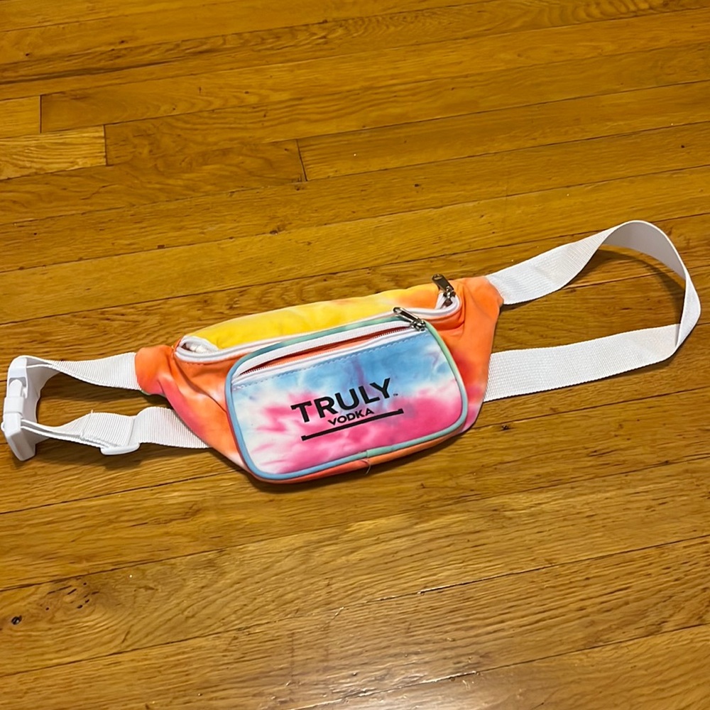 Truly Vodka Fanny Pack - no size
